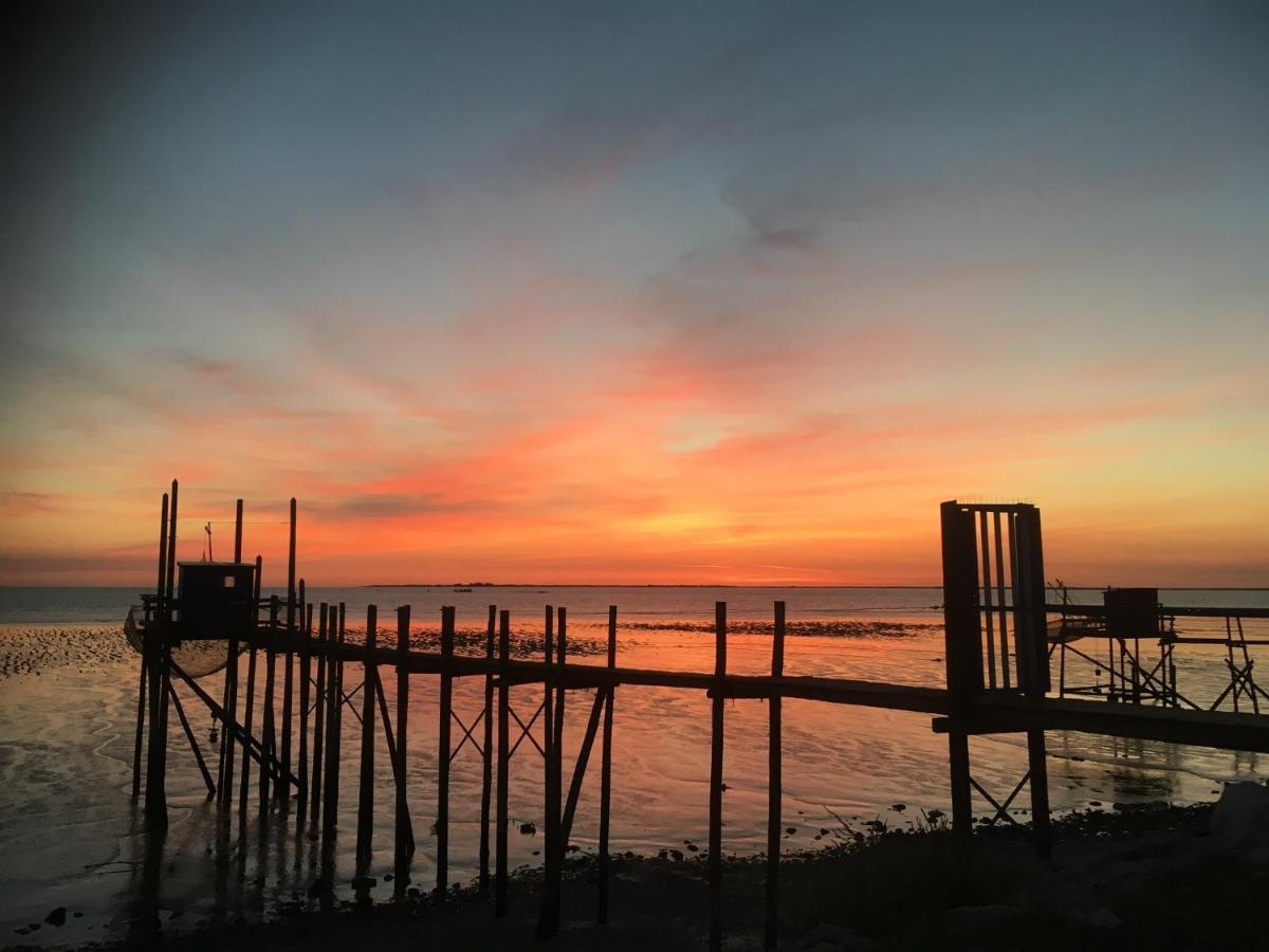 Un Banc Au Soleil Bed and Breakfast Marsilly  Buitenkant foto
