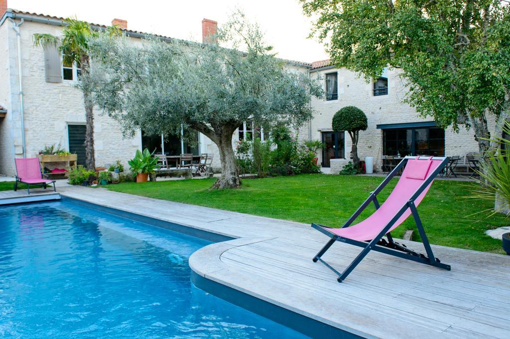 Un Banc Au Soleil Bed and Breakfast Marsilly  Buitenkant foto